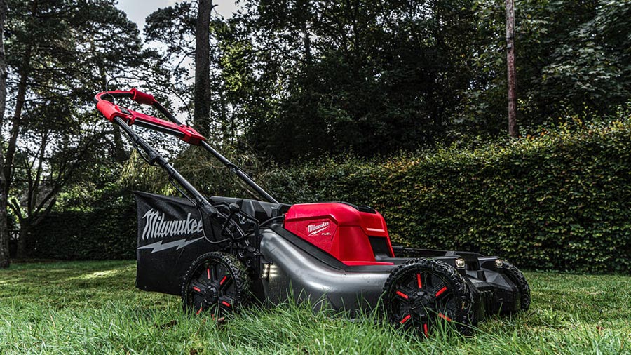 tondeuse autotractée à double batterie M18 F2LM53 Milwaukee tondeuse autotractée à double batterie M18 F2LM53 Milwaukee